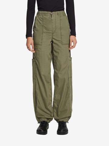 ESPRIT Loose fit Cargo Pants in Green: front