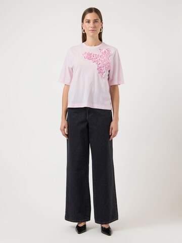 T-shirt 'YASVisely' YAS en rose