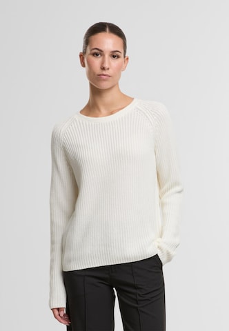 FYNCH-HATTON Sweater in White: front