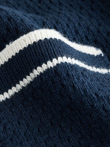 Next Set in Blue