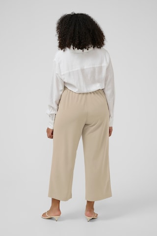 KAFFE CURVE - Loosefit Pantalón 'KCPheolo' en gris