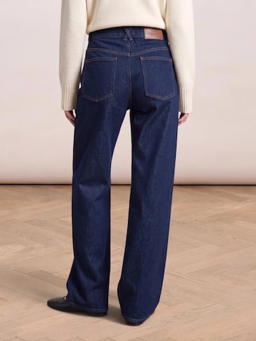 noar studios Regular Jeans in Blau