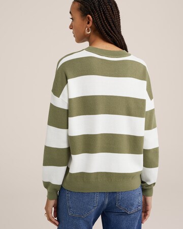 WE Fashion Sweater in Green