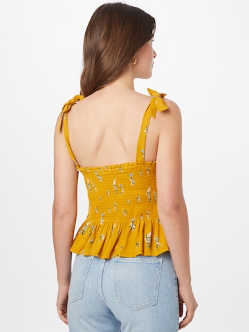 ABOUT YOU Top 'Hailey' in Yellow