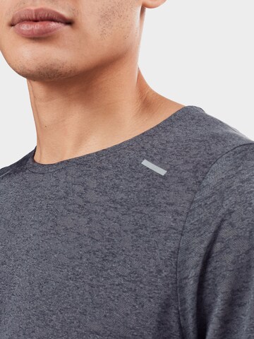 NIKE Functioneel shirt 'Rise 365 Run Division' in Grijs