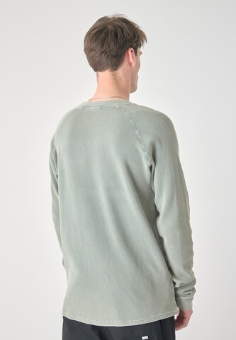 Cleptomanicx Longsleeve 'Boxy Crewneck Thermal' in Braun