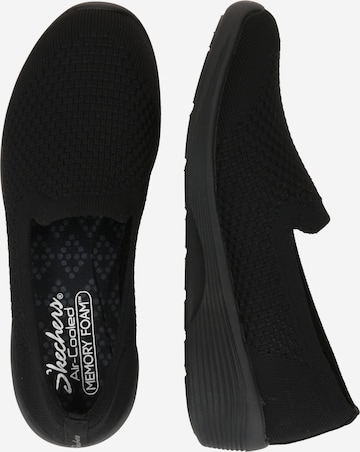 SKECHERS Slip-on 'Arya' in Zwart