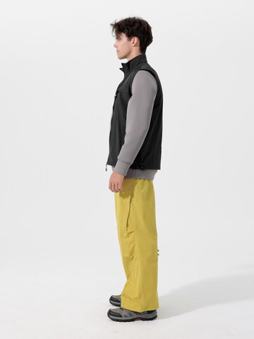 YOUTHUP Vest in Black