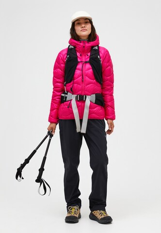 PEAK PERFORMANCE Between-season jacket in Pink