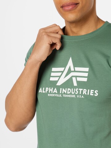 ALPHA INDUSTRIES T-Shirt in Grün