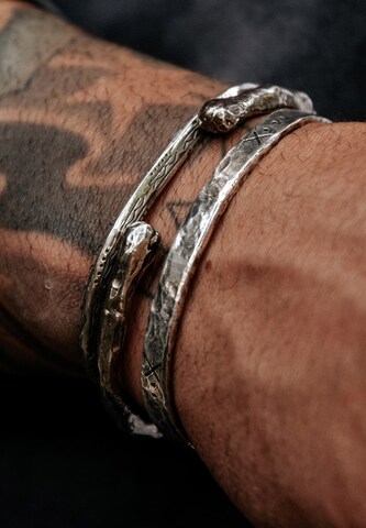 Haze&Glory Armband 'Bones' in Silber: Vorderseite