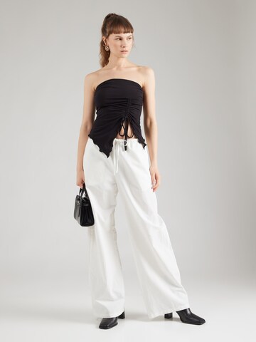 Top di BDG Urban Outfitters in nero