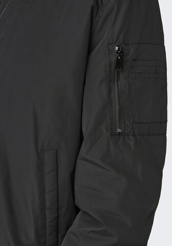 Only & Sons Between-Season Jacket in Black