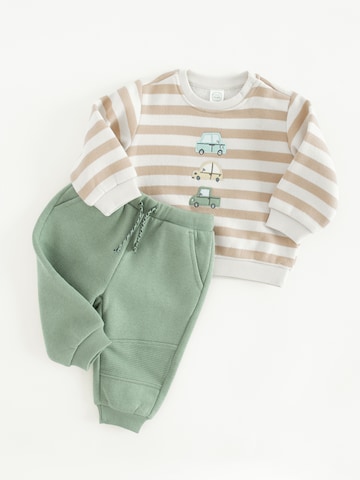 Set de la Cool Club pe mai multe culori