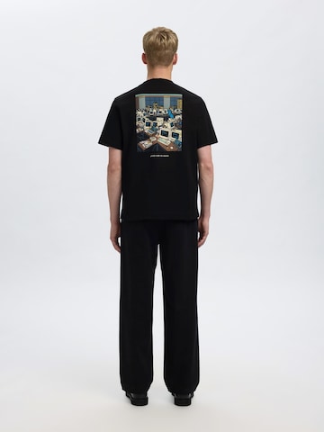 SELECTED - Camisa 'SLHPETE LICENSE' em preto: frente