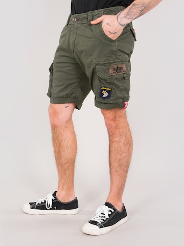 ALPHA INDUSTRIES Szabványos Cargo nadrágok - zöld: elől