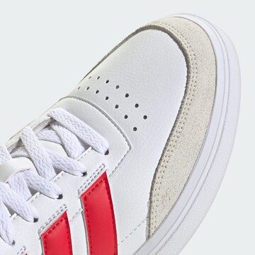 Baskets basses 'Courtblock' ADIDAS SPORTSWEAR en blanc