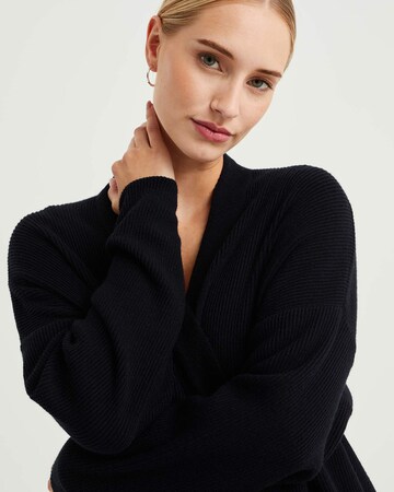 WE Fashion Strickjacke in Schwarz