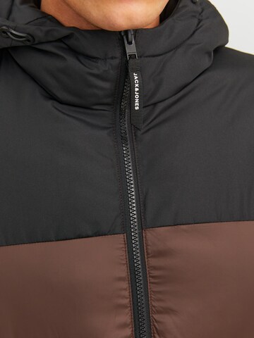 JACK & JONES Přechodná bunda 'TOBY' – hnědá