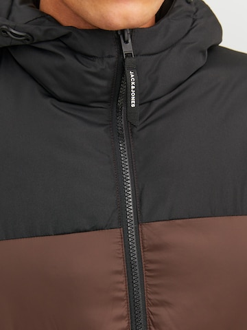 Veste mi-saison 'TOBY' JACK & JONES en marron