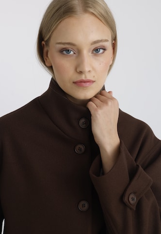 Felix Hardy Between-Season Jacket in Brown