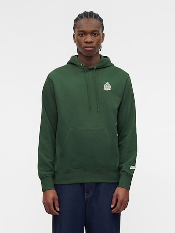 Nike Sportswear Sweatshirt 'Club' in Green: front