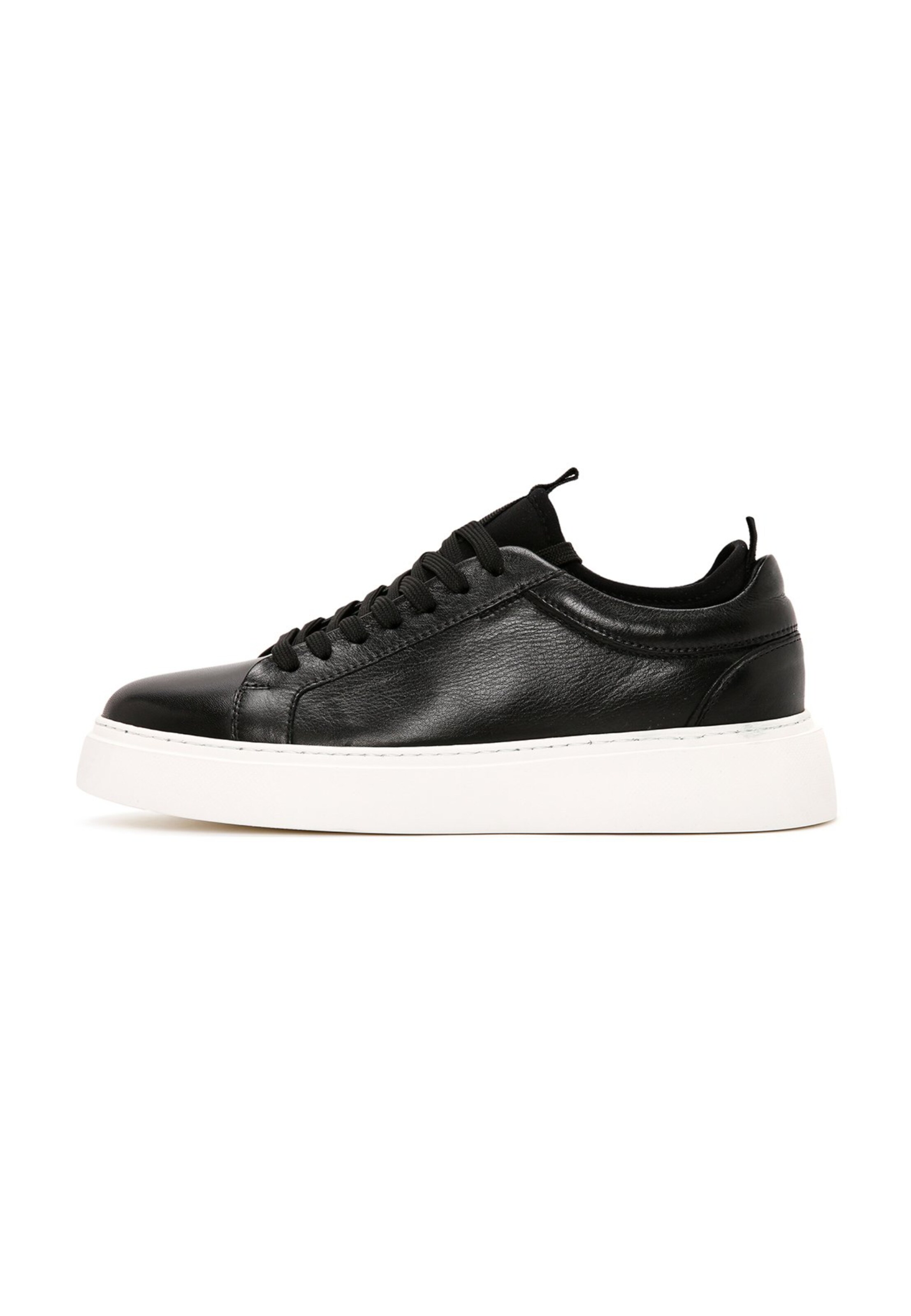 Derimod Sneakers laag in Zwart: voorkant