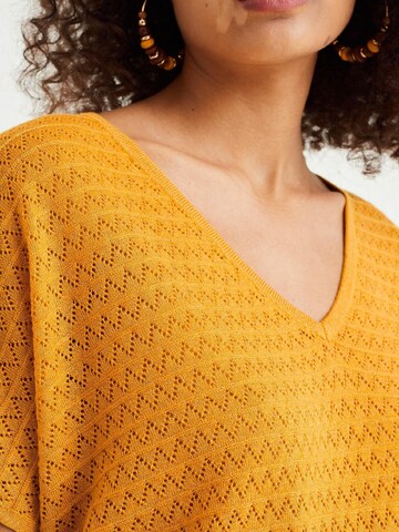 WE Fashion Sweater in Yellow