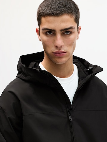 Veste mi-saison Pull&Bear en noir