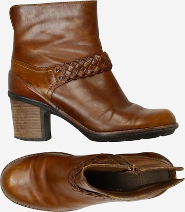 CLARKS Dress Boots in 38 in Brown: front