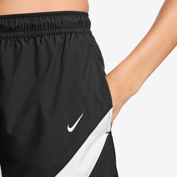 Nike Sportswear Regular Pants in Black