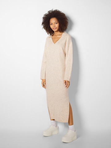 Bershka Gebreide jurk in Beige: voorkant