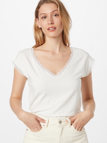 ABOUT YOU חולצות 'Therese' בלבן: מלפנים