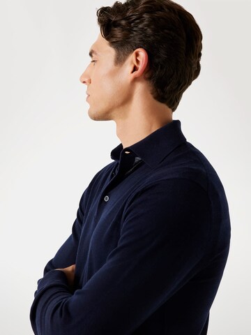 GUESS Sweater in Blue