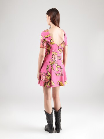 Robe Versace Jeans Couture en rose