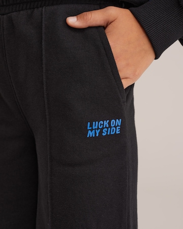 WE Fashion Regular Broek in Zwart