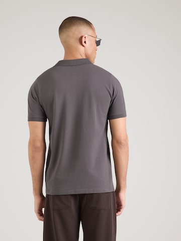 T-Shirt 'Robin' ABOUT YOU en marron