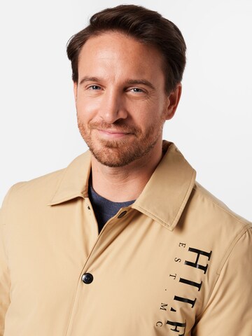 TOMMY HILFIGER - Chaqueta de entretiempo en marrón