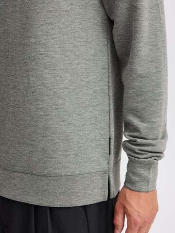 Casual Friday - Sweatshirt ' Sebastian ' em cinzento