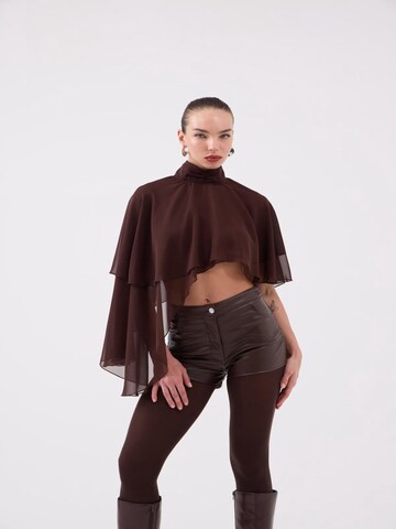Chemisier HOLLY LOLLY en marron : devant