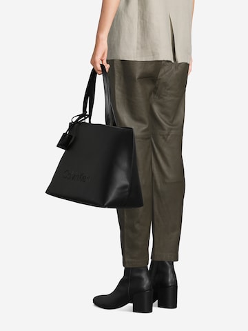 Calvin Klein Shopper in 