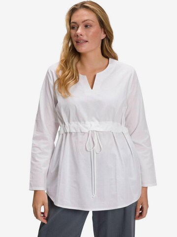 Ulla Popken - Blusa en blanco: frente