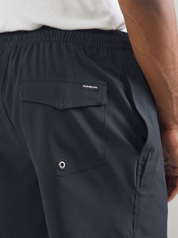 QUIKSILVER - Bermudas 'SURFSILK' en negro