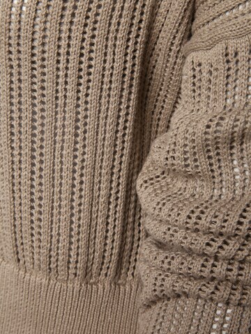 Marie Lund Knit Cardigan in Grey
