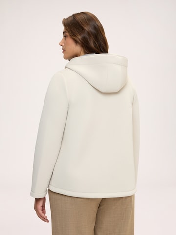 Cappotto di mezza stagione di Fiorella Rubino in beige