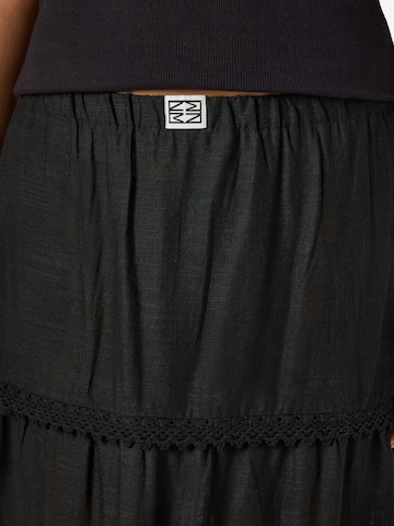 Noisy may - Falda en negro