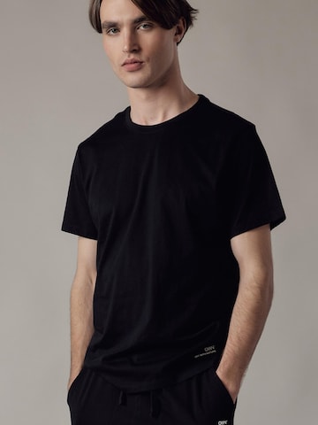 Maglietta 'Girocollo' di OWN Off With Nature in nero: frontale