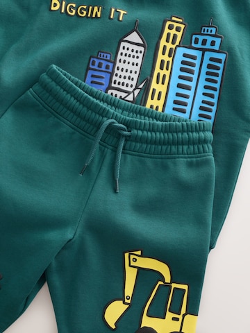 Next Set: Sweatshirt and Hose in Grün