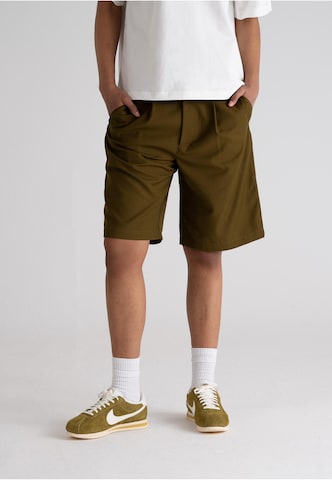 Regular Pantalon Prohibited en vert