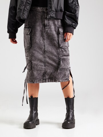 Gonna di ALPHA INDUSTRIES in nero: frontale